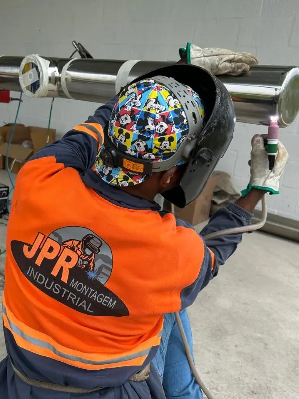 Servicos_JPR-Montagem-Industrial-4-1.webp